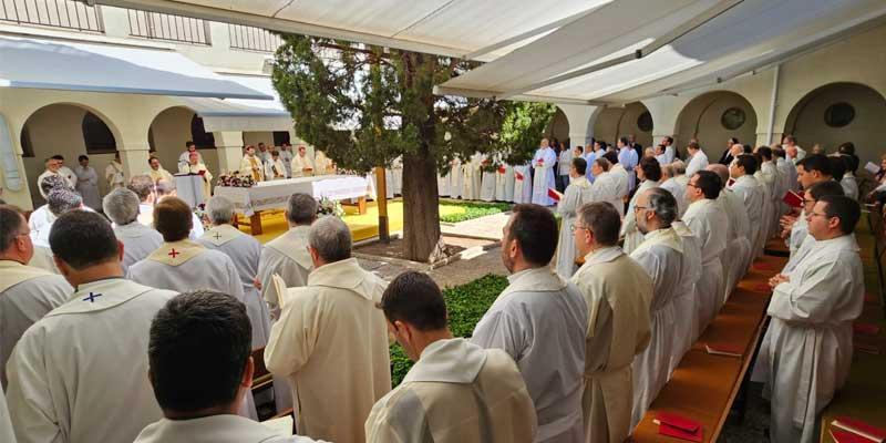 El cardenal José Cobo preside una Eucaristía en el monasterio de las Oblatas, en la fiesta de Jesucristo, Sumo y Eterno Sacerdote