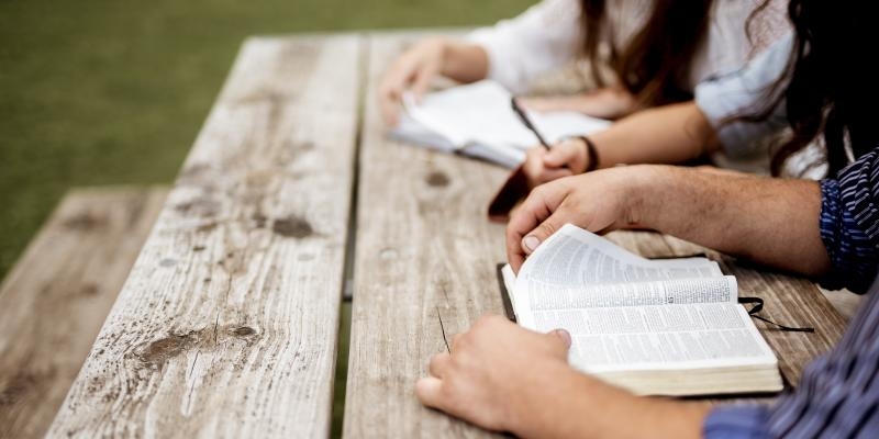 El obispo auxiliar de Madrid, Vicente Martín Muñoz, preside la Misa en la Jornadas de Pastoral Juvenil Vocacional 2026 organizadas por CONFER