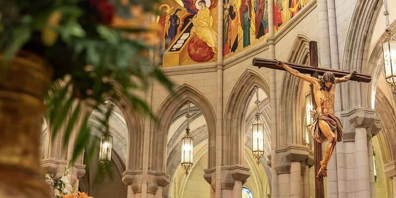 La catedral de la Almudena acoge las confirmaciones de Pastoral Universitaria