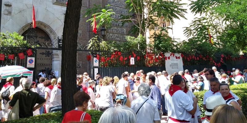 San Fermín de los Navarros arranca los actos en honor al patrón con el tradicional chupinazo
