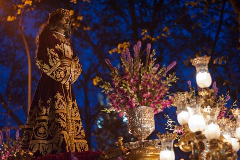 Jesús de Medinaceli procesiona el Viernes Santo por las calles de Madrid