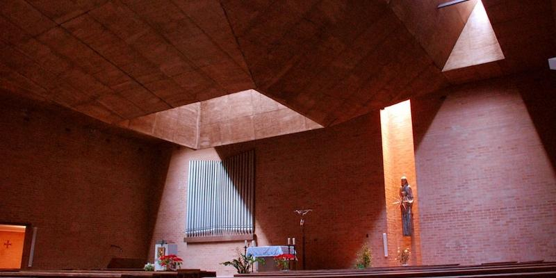 Nuestra Señora de la Luz recibe la visita pastoral de monseñor José Cobo