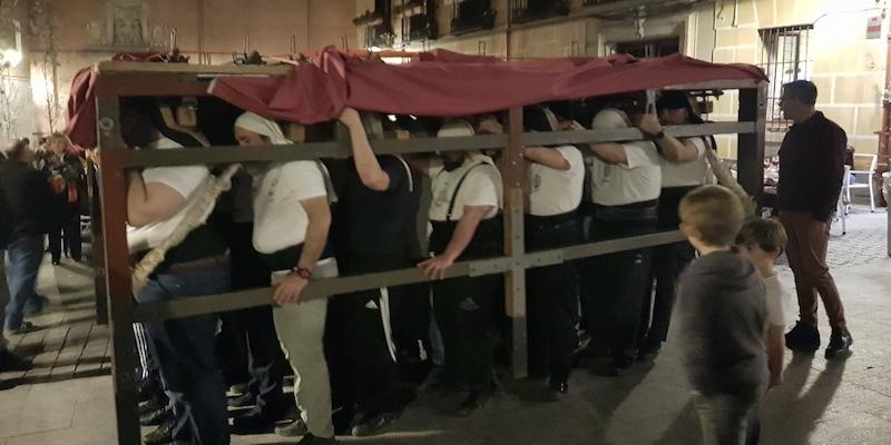 Los costaleros de la Hermandad del Gran Poder comienzan los ensayos para la salida procesional del Jueves Santo 2022