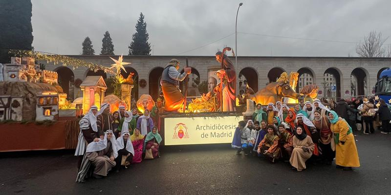 La archidiócesis de Madrid saca a la calle el belén en la cabalgata de Reyes para estar presentes como Iglesia diocesana proclamando el verdadero sentido de la Navidad: que Dios ha nacido