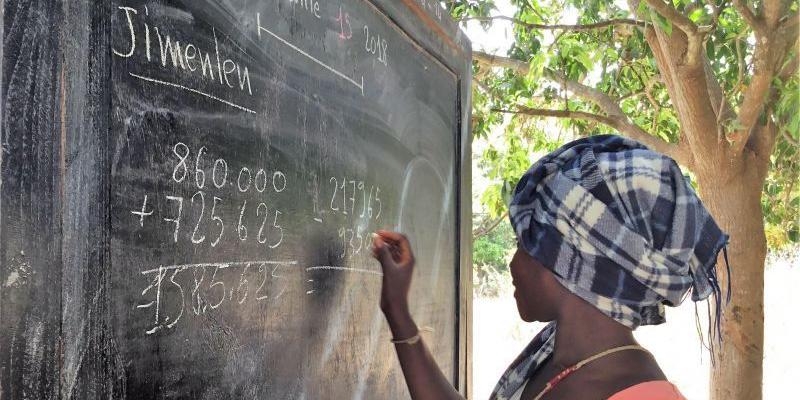 El analfabetismo es una condena a la pobreza y la exclusión para más de 750 millones de personas