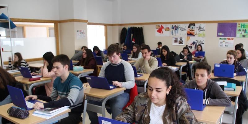 Escuelas Católicas lamenta una nueva ley de educación que nace sin consenso y limita los derechos de centros y familias