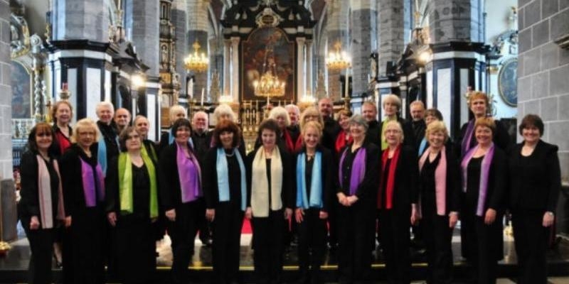 La Coral Valentine Singers ofrece un concierto en San Manuel y San Benito