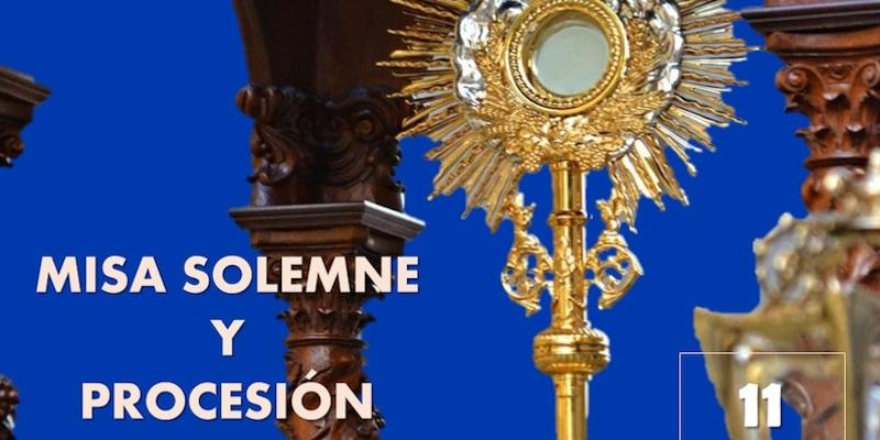 El Santísimo recorre las calles de San Lorenzo de El Escorial en la solemnidad del Corpus Christi