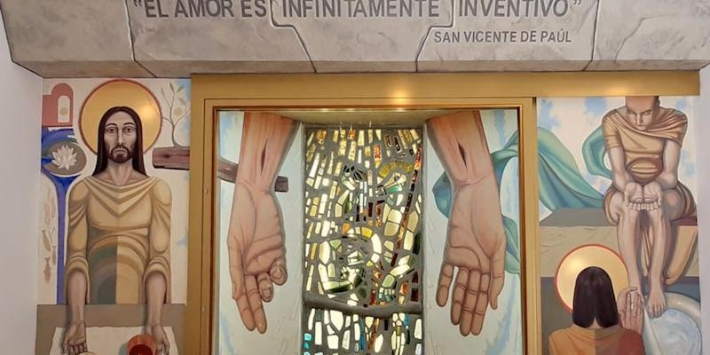 El cardenal Osoro bendice la nueva capilla-oratorio de San Vicente de Paúl de Carabanchel
