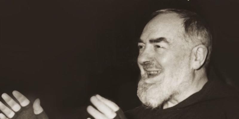 Jose María Zavala imparte una conferencia sobre el Padre Pío en San Juan Crisóstomo