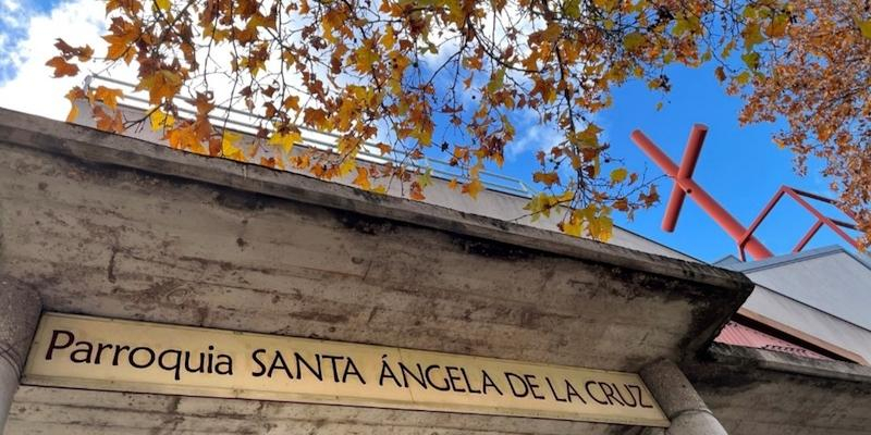 El padre Ángel Camino preside en Santa Ángela de la Cruz una Eucaristía con sacramento de la Confirmación