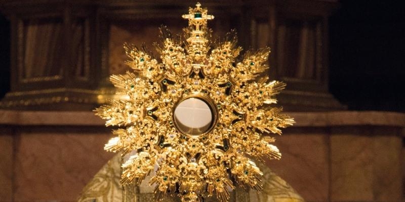 La hermandad de Los Estudiantes celebra el Corpus Chico con una Eucaristía en la basílica de San Miguel