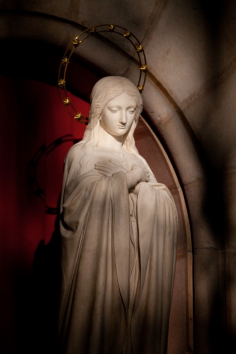 Misa por las mamás en la Cripta de la catedral