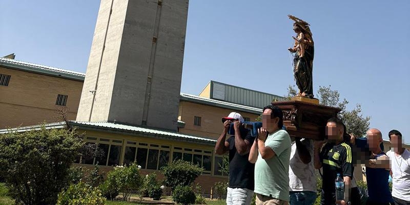 La Virgen del Rosario visita a los internos de Soto del Real: «Se despidieron de Ella con lágrimas»