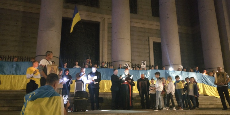 El cardenal Osoro pide junto a la comunidad ucraniana una «paz activa contra el egoísmo»