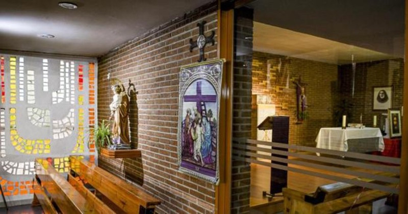 Jóvenes de Santa Rosalía reciben el sacramento de la Confirmación de manos de Juan Carlos Vera