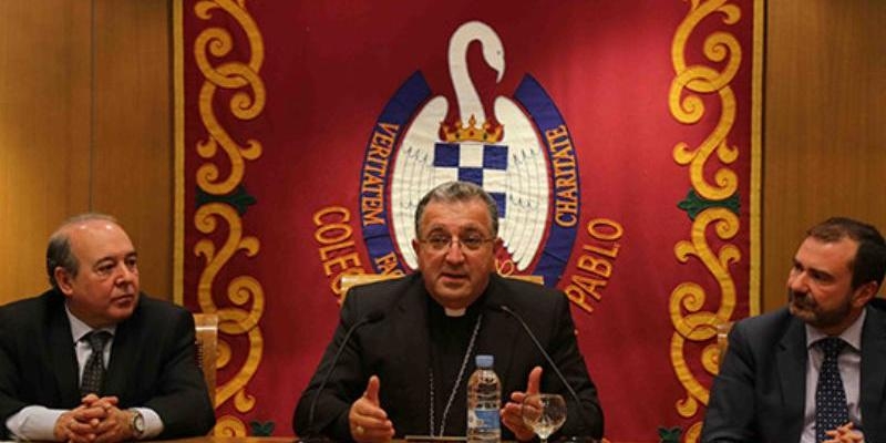 El consiliario nacional de la ACdP, monseñor Ginés García Beltrán, presenta el libro 'El hecho religioso en España hoy'