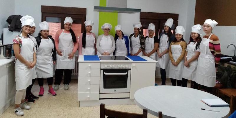 Más de 600 mujeres inmigrantes jóvenes han conseguido promocionar a través del proyecto 'Empléate en tu formación'
