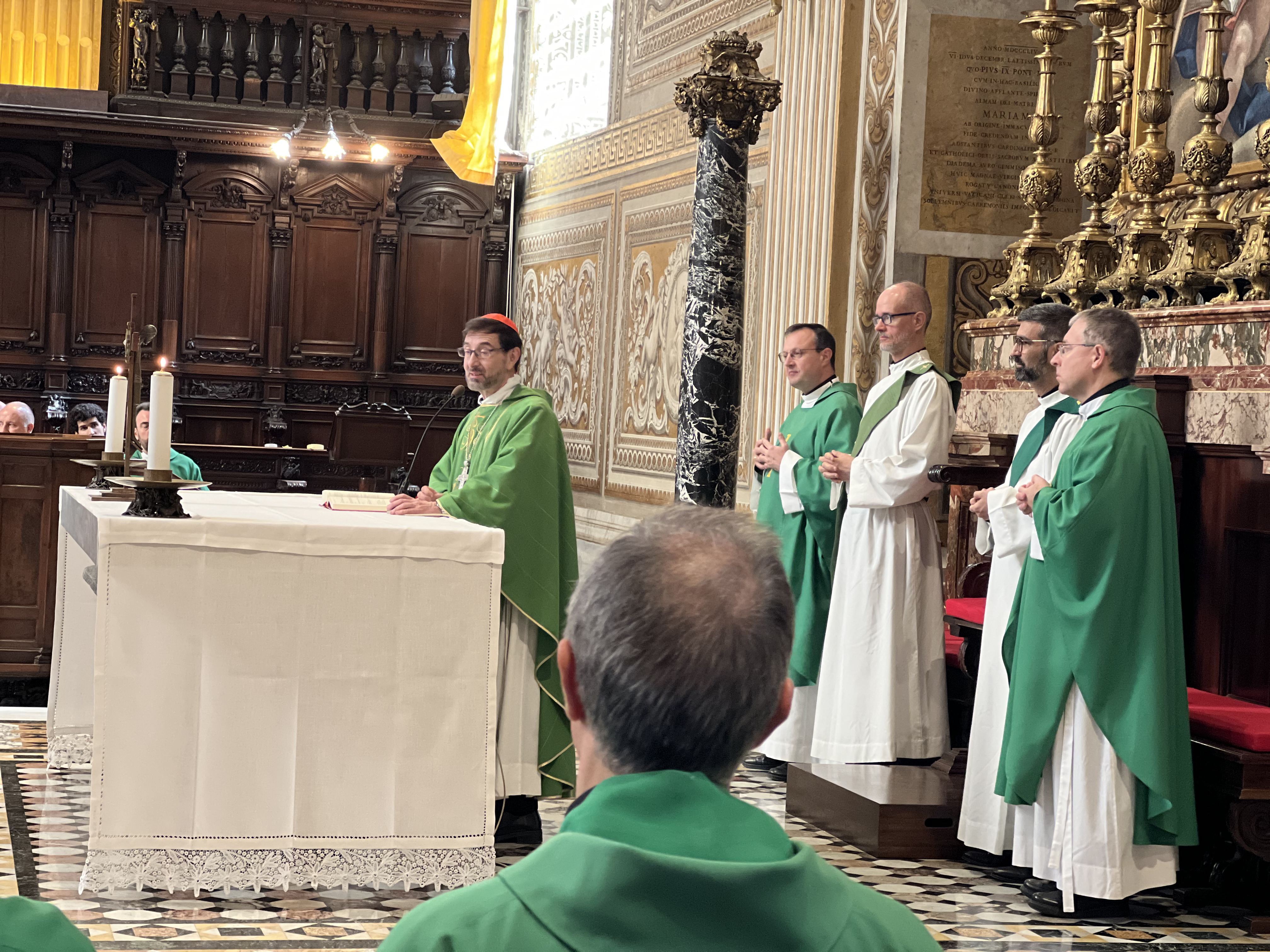 El cardenal Cobo a los seminaristas en San Pedro: "En Roma descubrimos la grandeza de la Iglesia y la pequeñez de nuestras medidas"