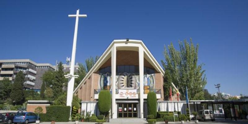 Santa María del Pilar conmemora a su titular con una solemne Eucaristía