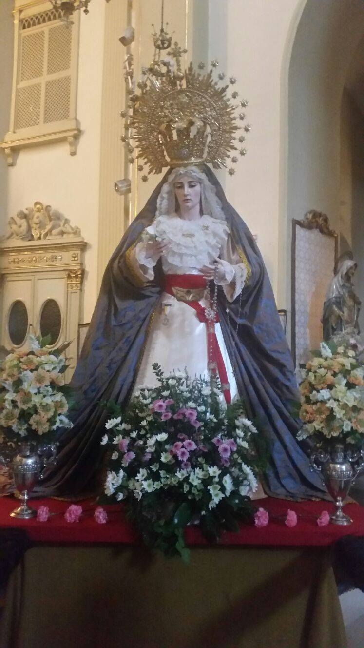 La hermandad de La Borriquita celebra un Rosario vespertino