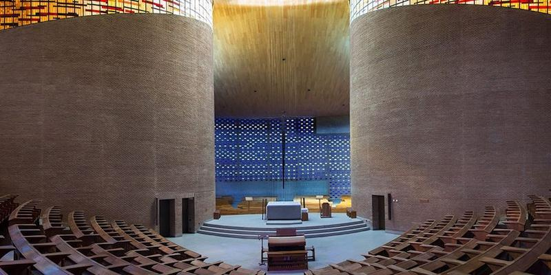 Alumnos del colegio Los Sauces La Moraleja reciben la Confirmación en San Pedro Mártir de Alcobendas