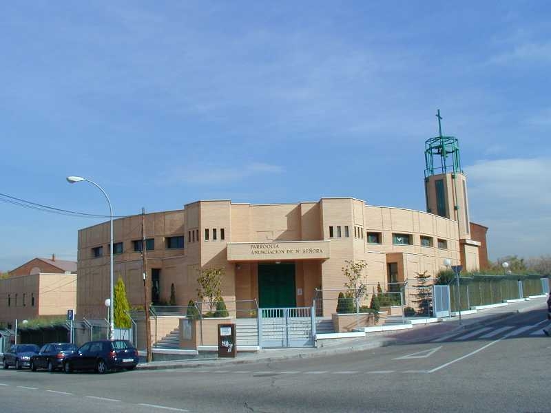 Confirmación de los alumnos del colegio Veritas en la parroquia Anunciación de Nuestra Señora