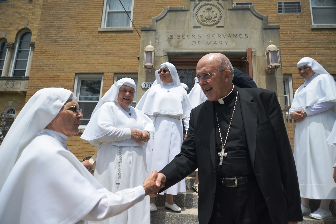 El cardenal Osoro se reúne con las Siervas de María y con sacerdotes hispanos en el Bronx
