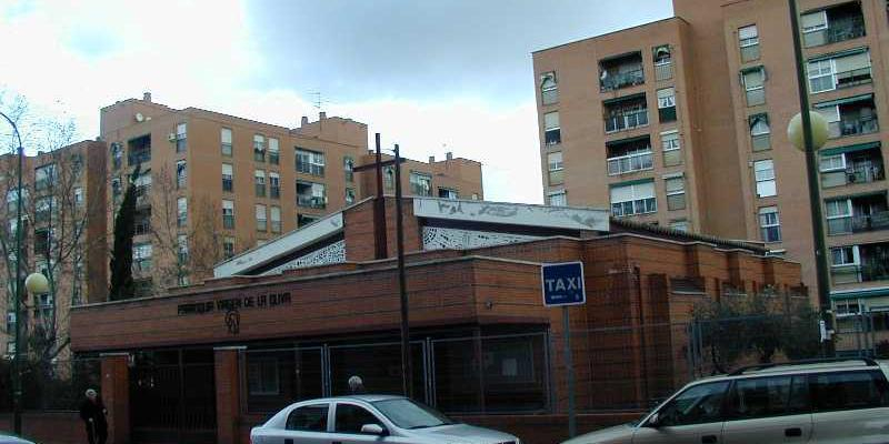 Jóvenes de Virgen de la Oliva reciben el sacramento de la Confirmación de manos del vicario episcopal de la II