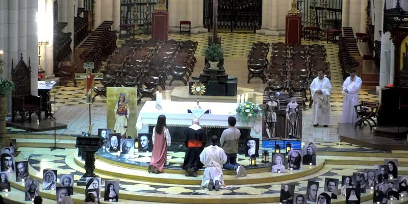 Así fue la vigilia de oración por las vocaciones protagonizada por jóvenes: «Sí, Señor, aquí estoy, envíame»