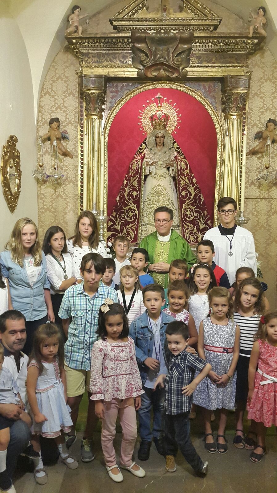 Misa mensual de los niños de la Hermandad de Jesús del Gran Poder y Esperanza Macarena