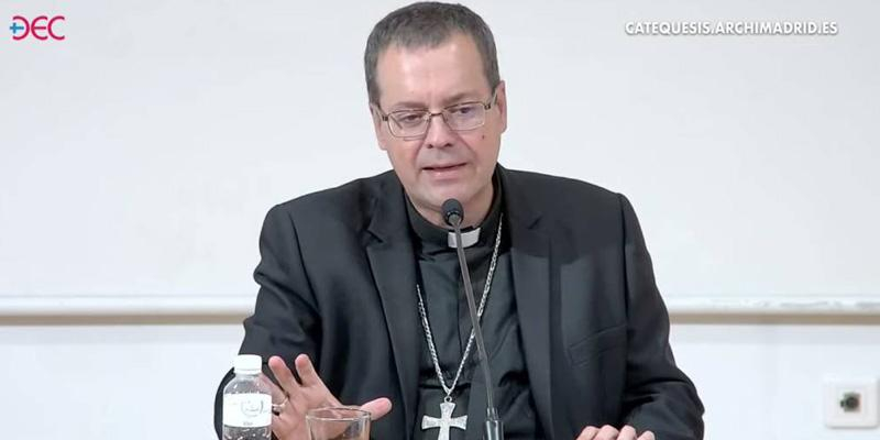 Para evangelizar, el obispo auxiliar Jesús Vidal recomienda «responder a la sed» de las personas