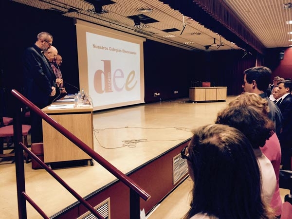 Reunión con profesores de los 30 centros educativos diocesanos