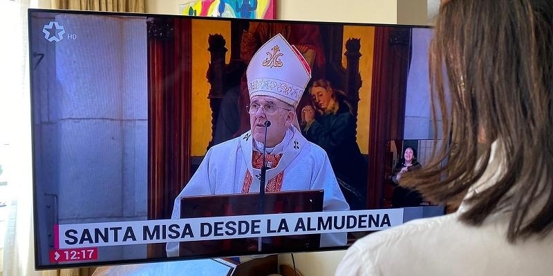 Consulte las Misas ofrecidas por medios de comunicación para quien no puede volver a los templos todavía