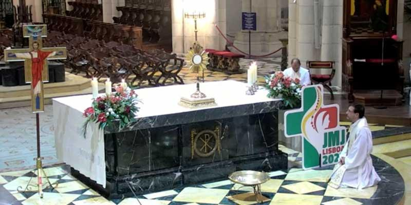 Monseñor Cobo invita a los jóvenes a confiar y abandonarse en Dios