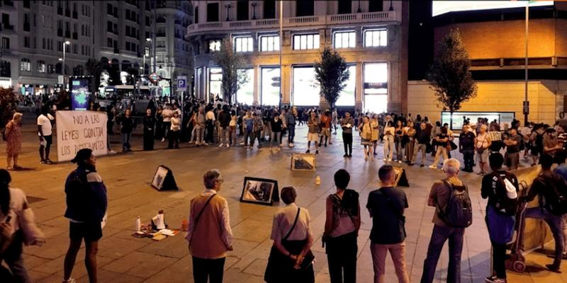 La plaza del Callao acoge este viernes el Círculo de Silencio mensual en solidaridad con los inmigrantes
