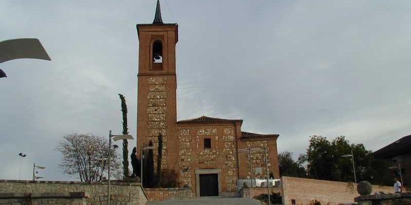 Jóvenes de San Miguel Arcángel de Las Rozas reciben el sacramento de la Confirmación