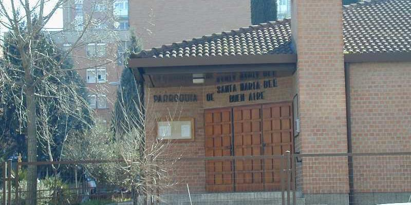 Monseñor Jesús Vidal visita Santa María del Buen Aire en el marco del 40 aniversario de la dedicación del templo