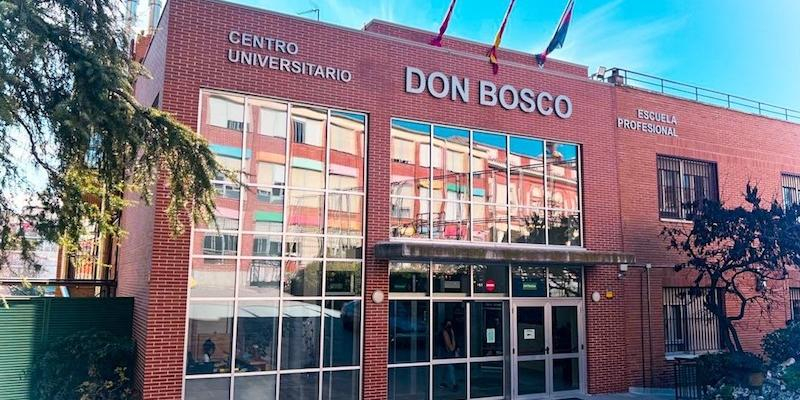 El padre Samuel Segura preside la Misa de inicio del curso académico del CES Don Bosco