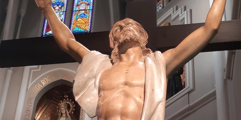 La Milagrosa celebra los domingos de Pascua la devoción del vía lucis