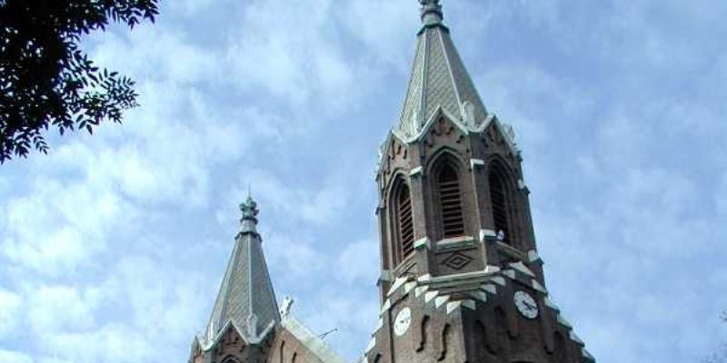 Misa y procesión en la Milagrosa en la festividad del Sagrado Corazón de Jesús