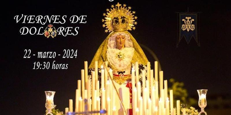 La Unión Musical 'El Maestro' acompaña a la Virgen de la Estrella en su recorrido procesional en el Viernes de Dolores