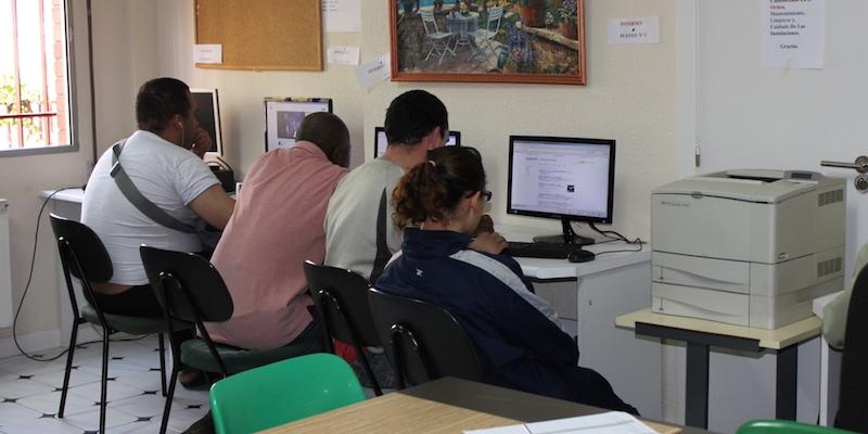 El centro de atención a personas sin hogar, CEDIA 24h, acoge un encuentro de voluntariado