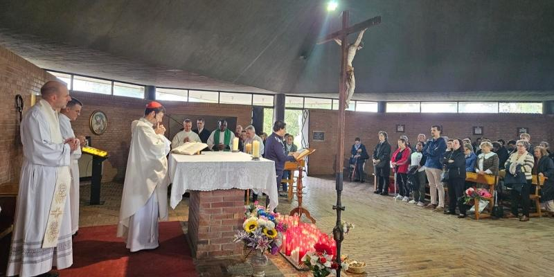 El cardenal Cobo visita el Cementerio Sur de Madrid en la festividad de Todos los Santos: “Miremos el sentido de la vida desde la santidad de tantos que nos han precedido y que son luz para el presente”