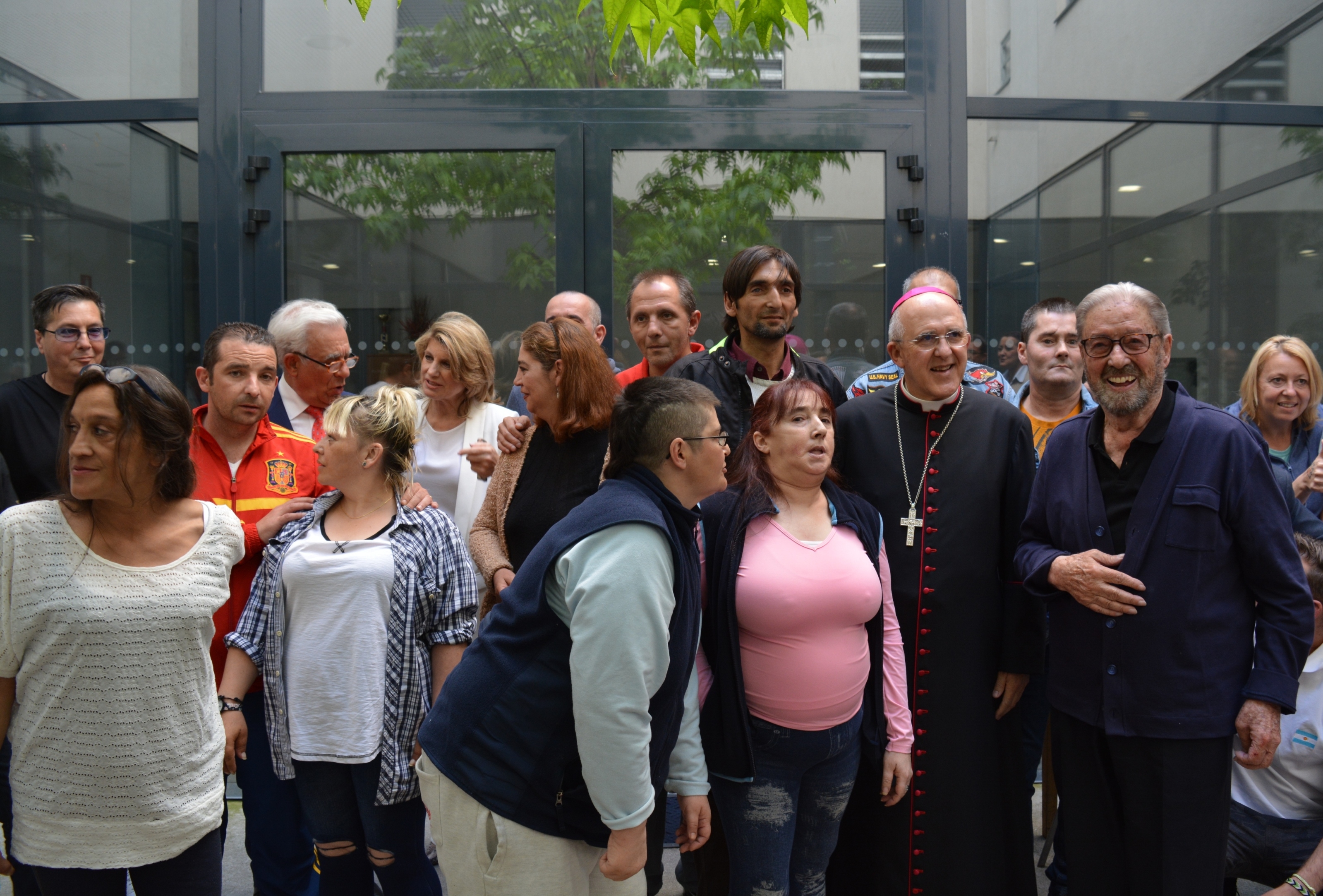 El arzobispo en la Fundación Padre Garralda - Horizontes Abiertos: «Dios os ha dado dignidad y nunca os la ha quitado»