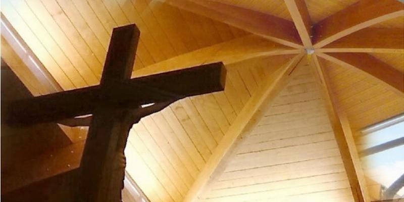 Monseñor Martínez Camino celebra la Eucaristía del V aniversario de San Lucas Evangelista en Villanueva del Pardillo