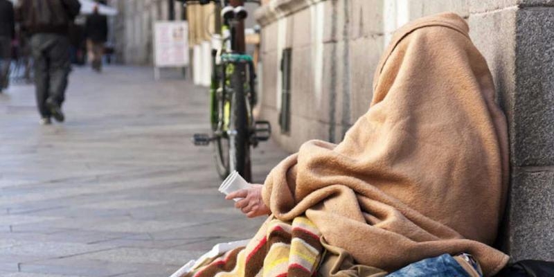 FACIAM presenta la instalación artística 'Enfocar de nuevo' para visibilizar la situación de las personas sin hogar