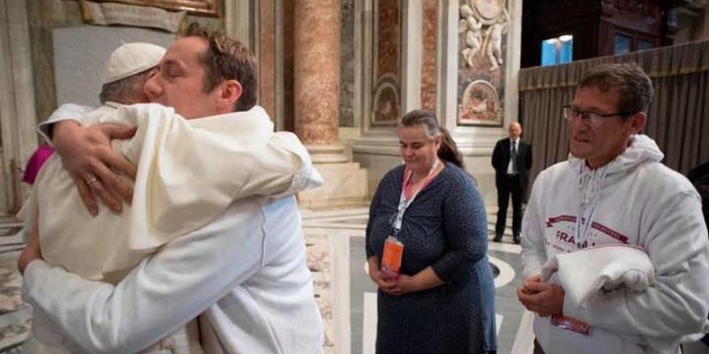 La CEE y Cáritas llaman a descubrir el valor de estar junto a las personas más pobres y vulnerables