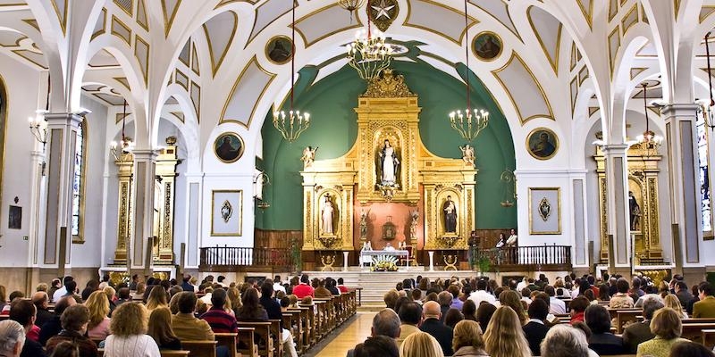 La comunidad de Hermanos de La Salle de Nuestra Señora de las Maravillas recibe la Insignia de Oro del colegio