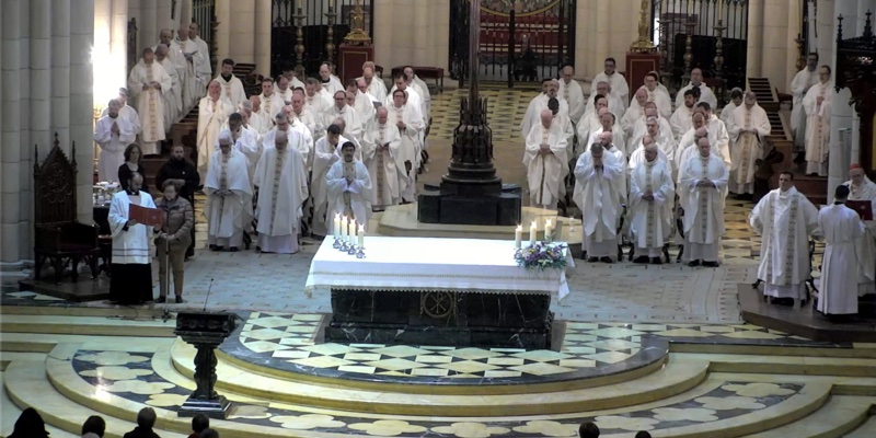Cardenal Osoro a la vida consagrada: «Hemos sido enviados como mensajeros para preparar un camino de esperanza para los hombres»
